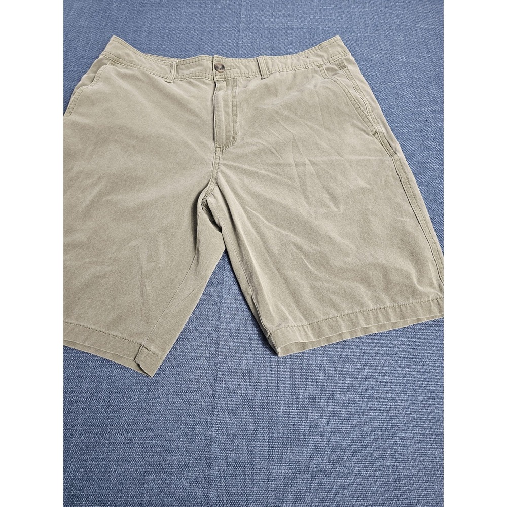 Valor Collective Size 32 Olive Green Chino Shorts